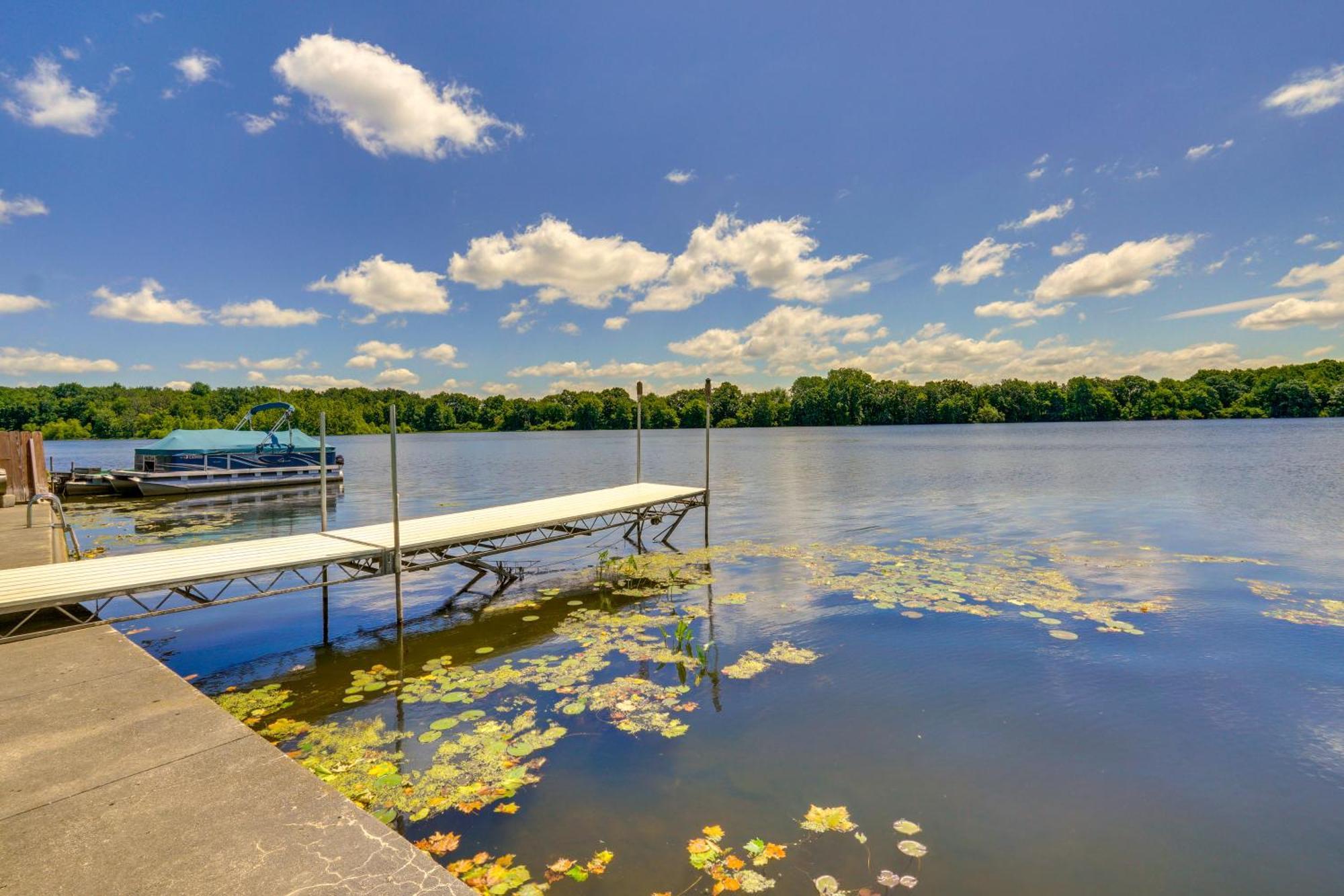 Howe Retreat With Fire Pit And Private Boat Dock! エクステリア 写真